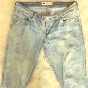 Levi’s Light washed denim jeans